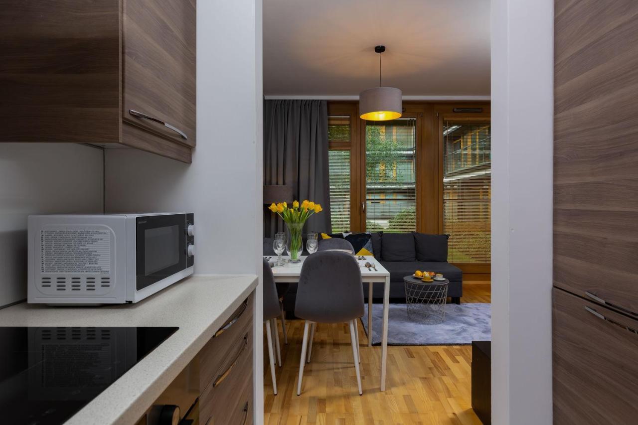 Kolejowa By Renters Apartment *