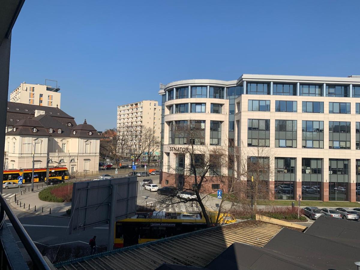 Perfect Location Two Bedrooms With Balkony Warschau