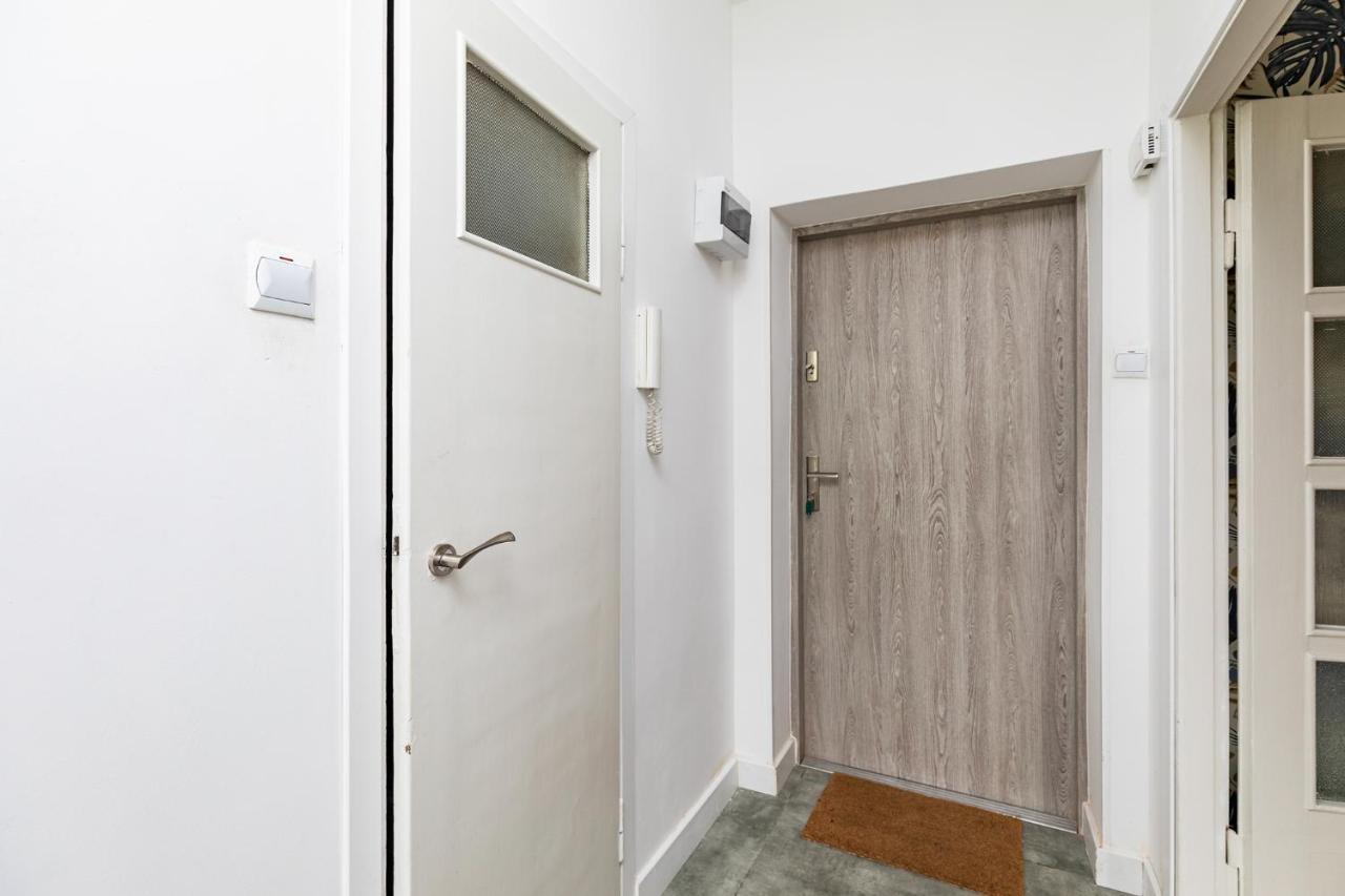 Superapart Zelazna 29 *