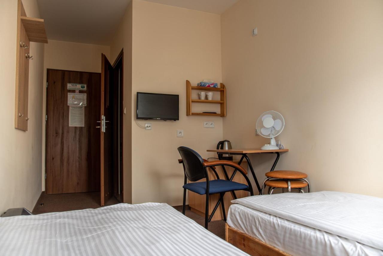 Luxhostel24 *