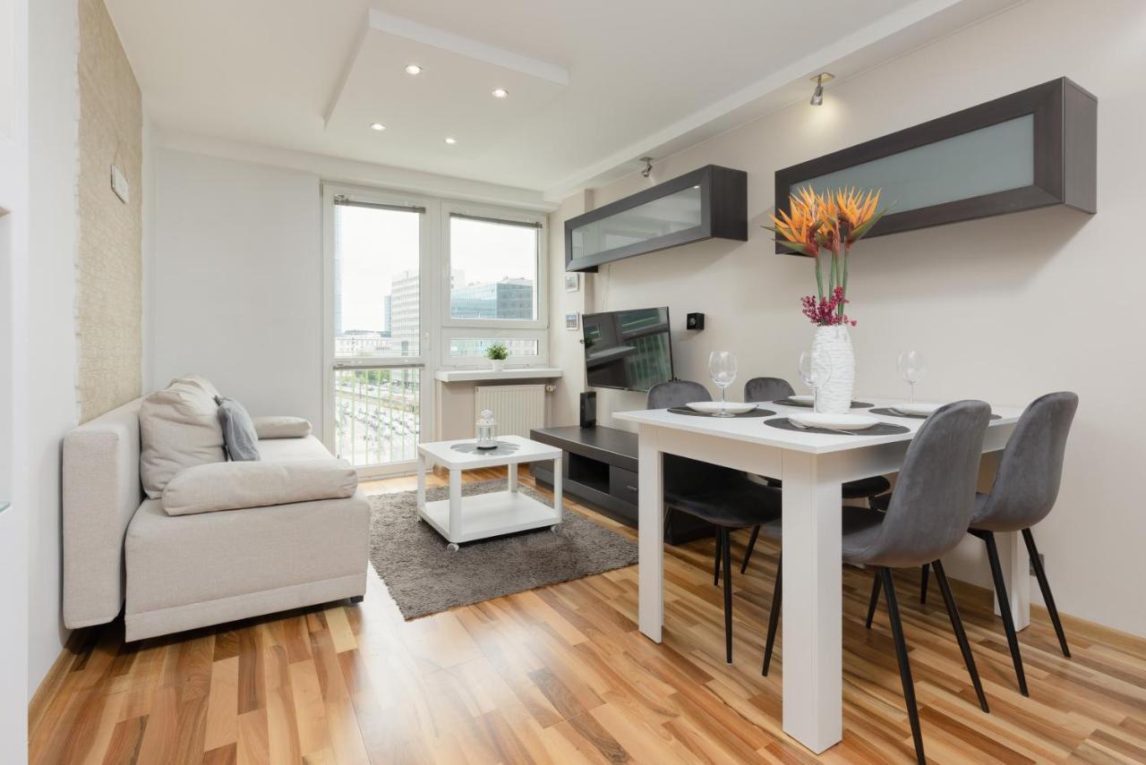 Apartment Jana Pawla Ii Next To The Metro By Renters
