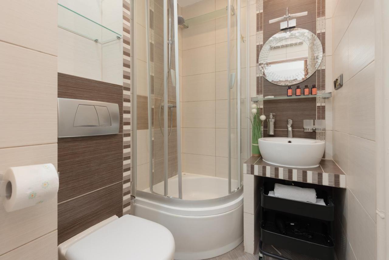 Apartment Jana Pawla Ii Next To The Metro By Renters *