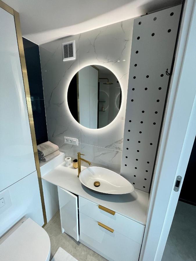 Super 2 Wifi 65'tv Netflix Hbo Metro Apartment Warsaw