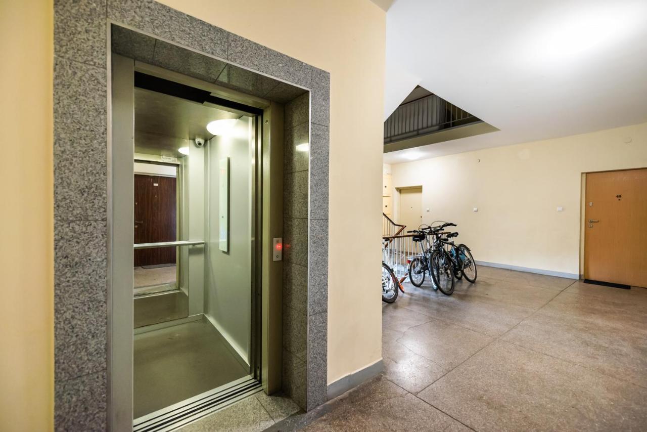 Centre High Floor View