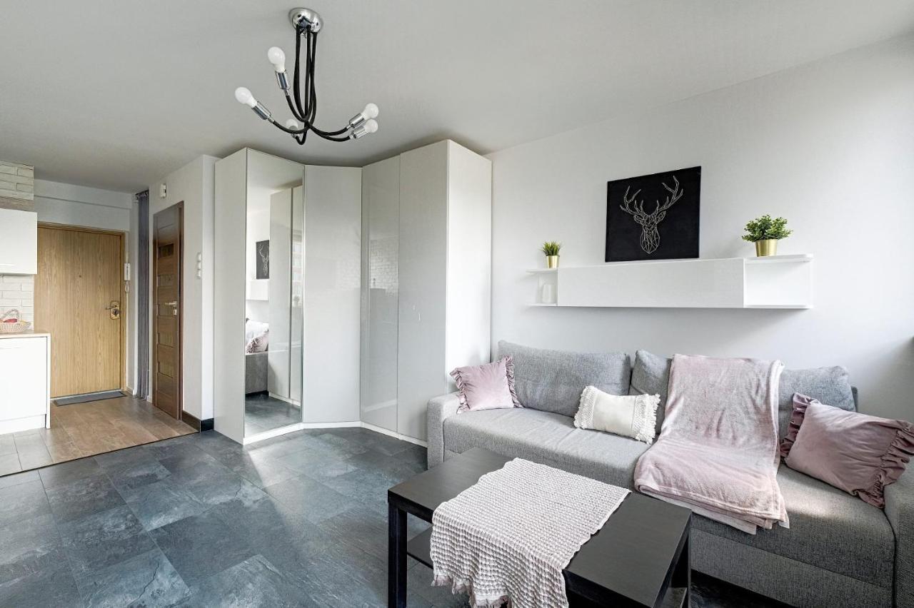 10th Floor Studio Center Apartment Warschau