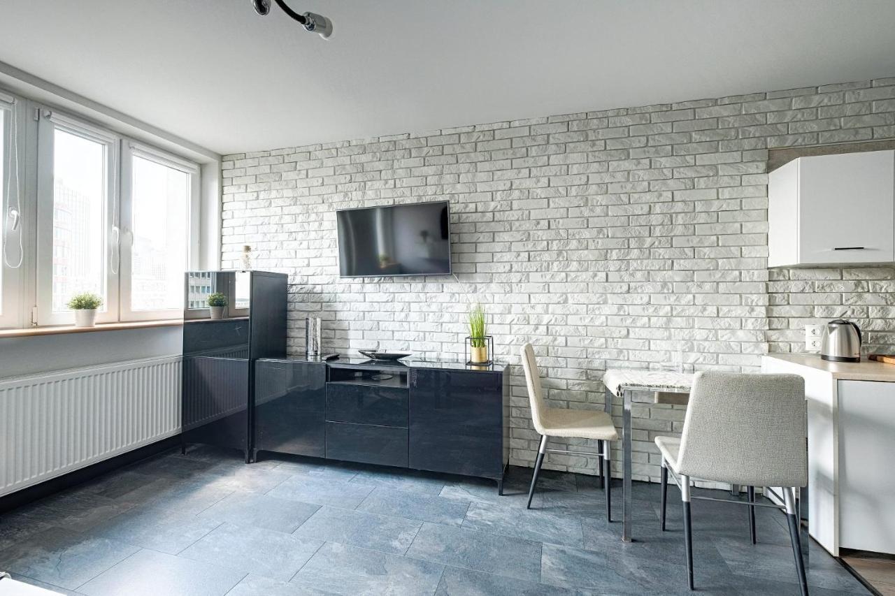 10th Floor Studio Center Apartment
