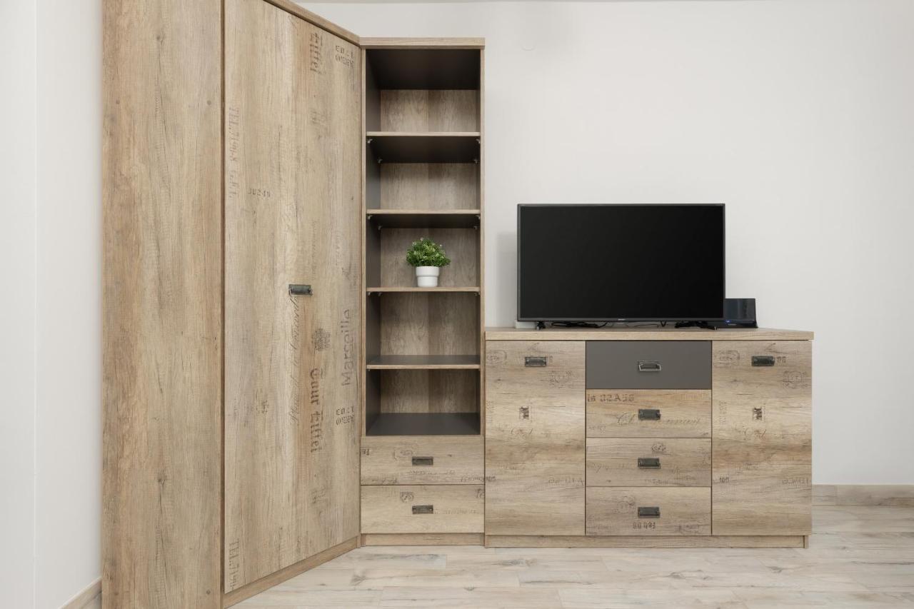 Studio Wlochy 1 Sierpnia By Renters * Warsaw