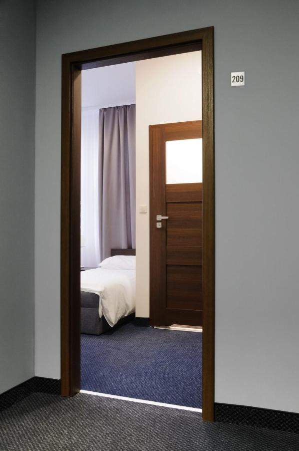 Baza Hotelowa Bobrowiecka 9 Holiday park