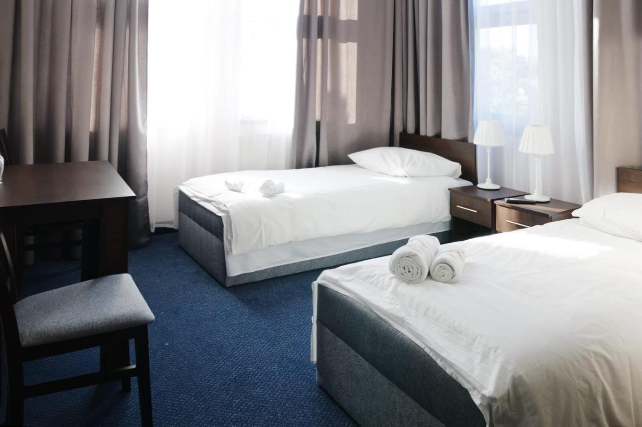 Baza Hotelowa Bobrowiecka 9 3*