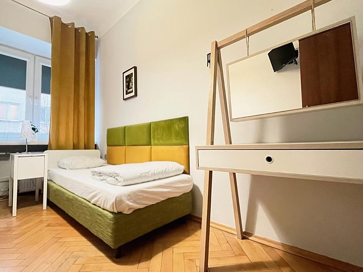 Hostel Helvetia - Private In Center And Old Town