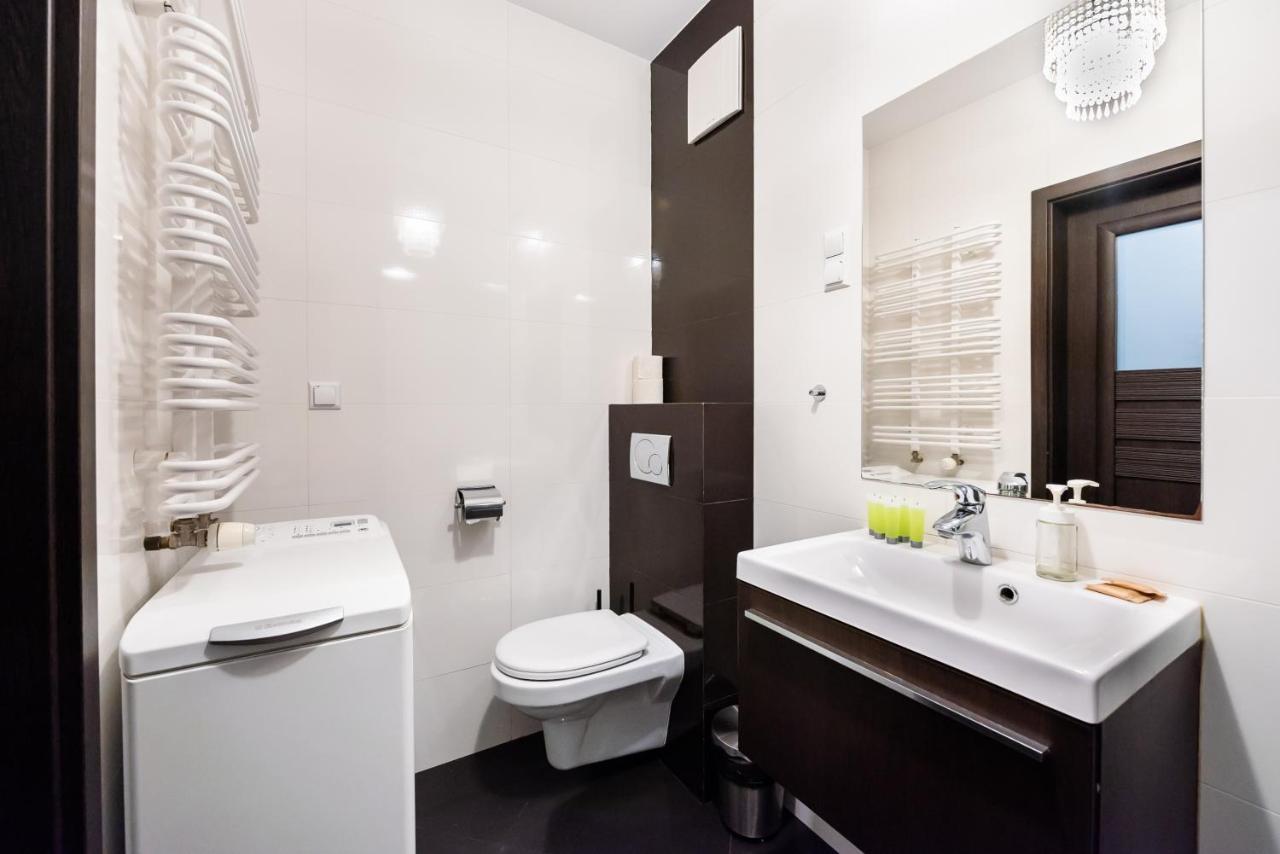 Wola Pleasure Place Apartment Warschau