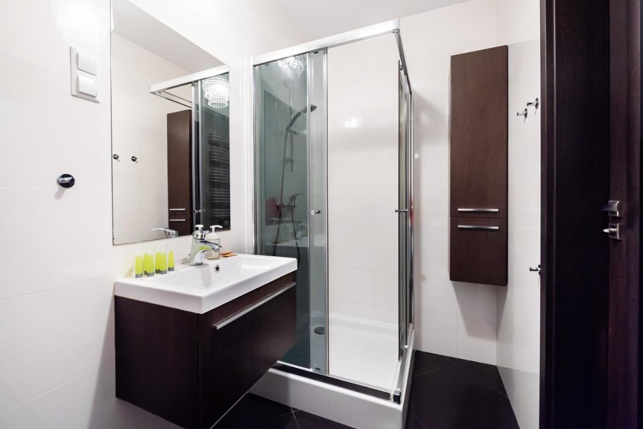 Wola Pleasure Place Apartment