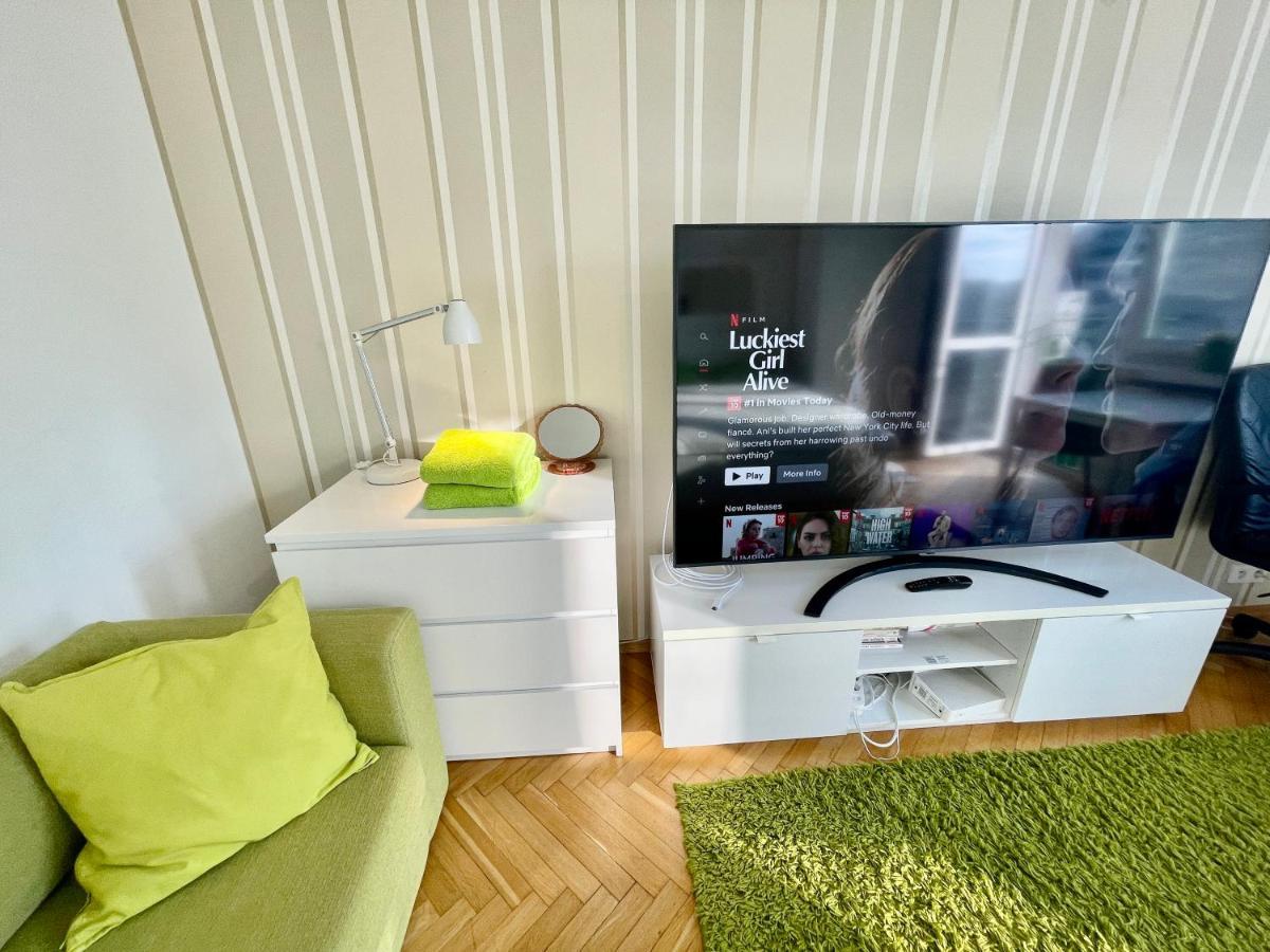 Super Rondo Onz Metro Nowe Wifi 300 Mb/s Aircondition Netflix Spotify Warsaw