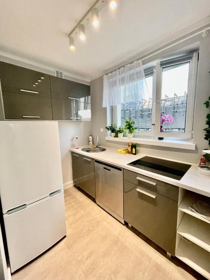 4 Rondo 1 Metro Wifi 65'tv Netflix Hbo Appletv Disney+ Apartment *
