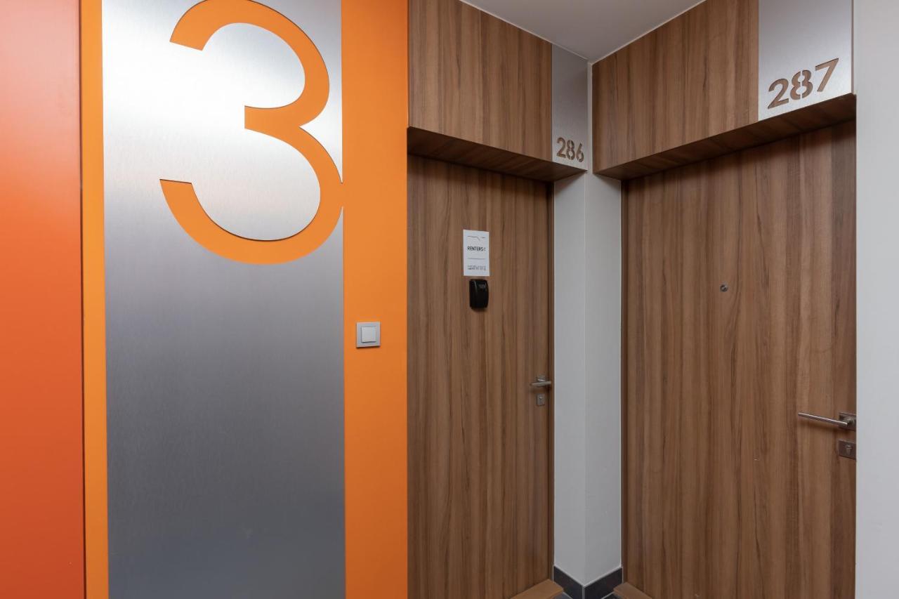 Ulrychow With Parking By Renters Apartment Warsaw