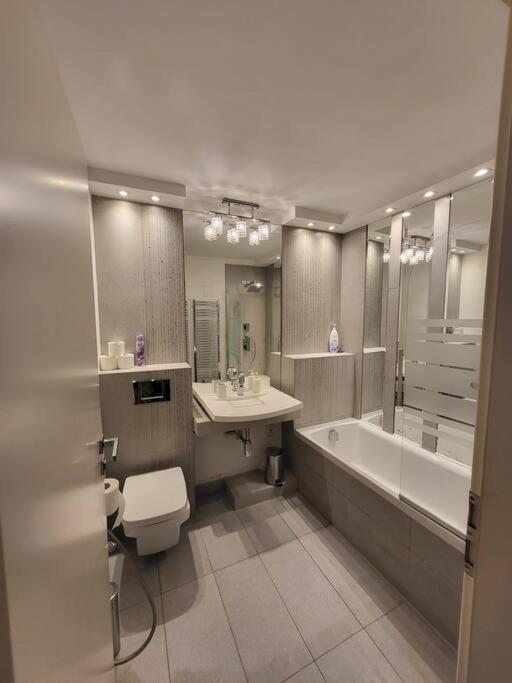 - Mi Premium Warsaw
