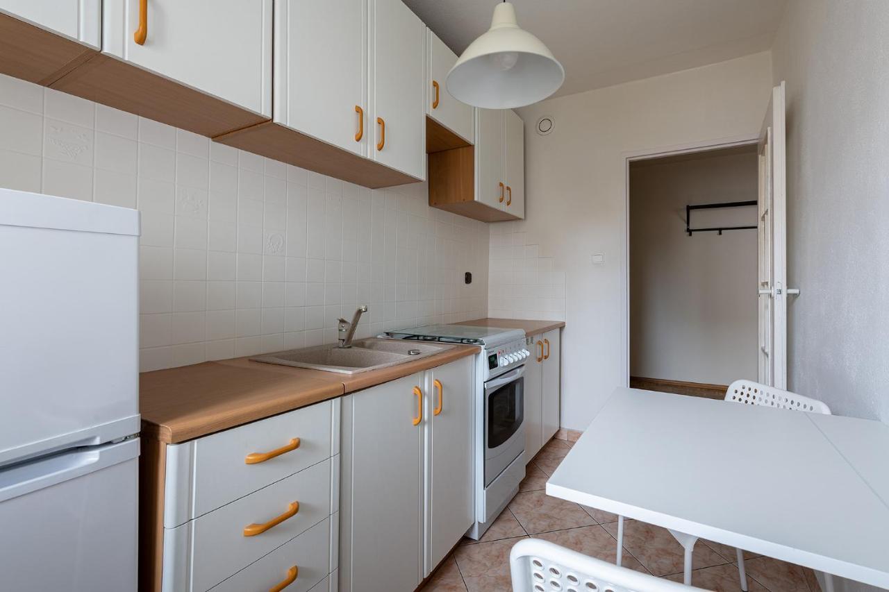 Apartment Jagiellonska 4: Private With Balcony Near National Stadium *
