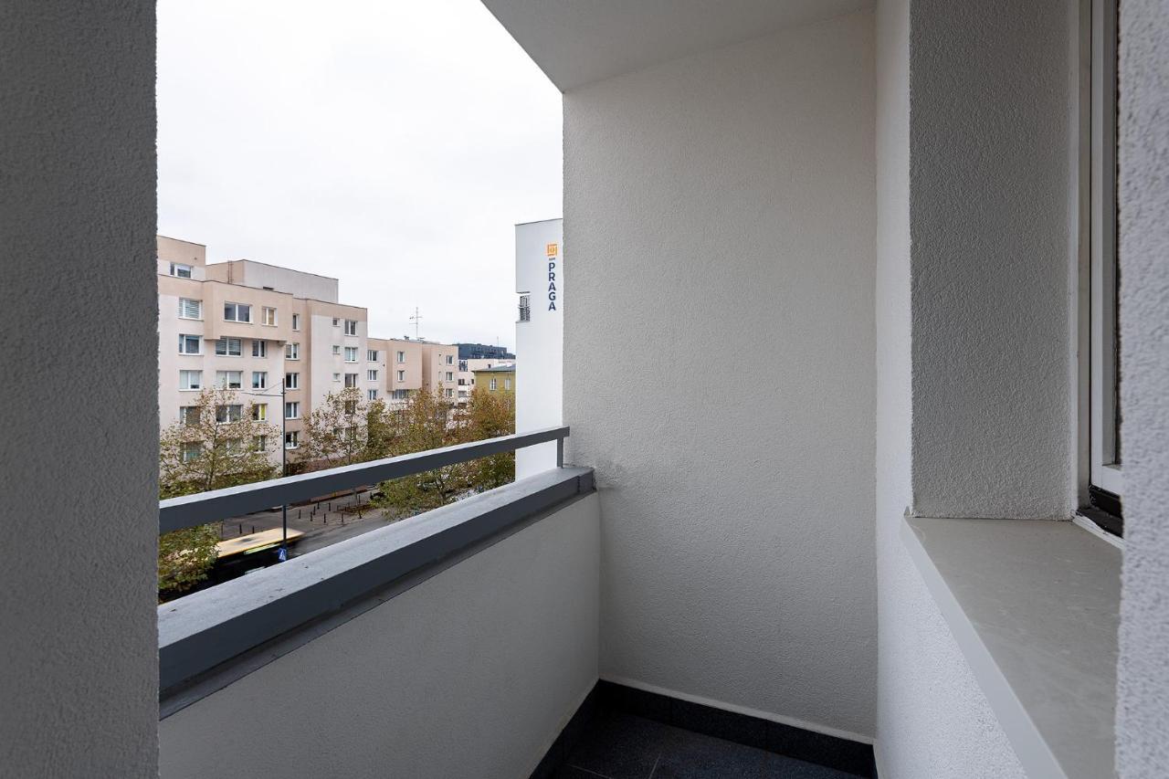 Apartment Jagiellonska 4: Private With Balcony Near National Stadium Warsaw