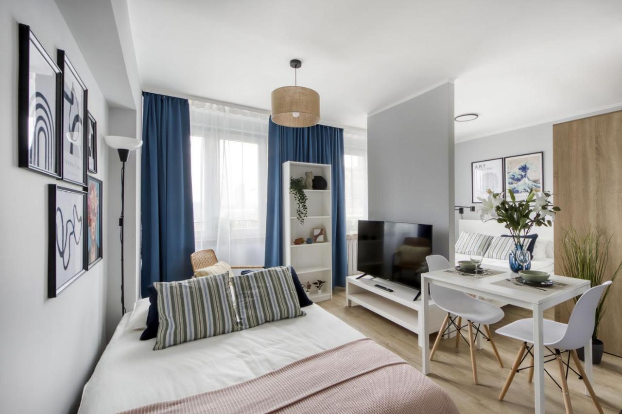 Centre By Arrenda *