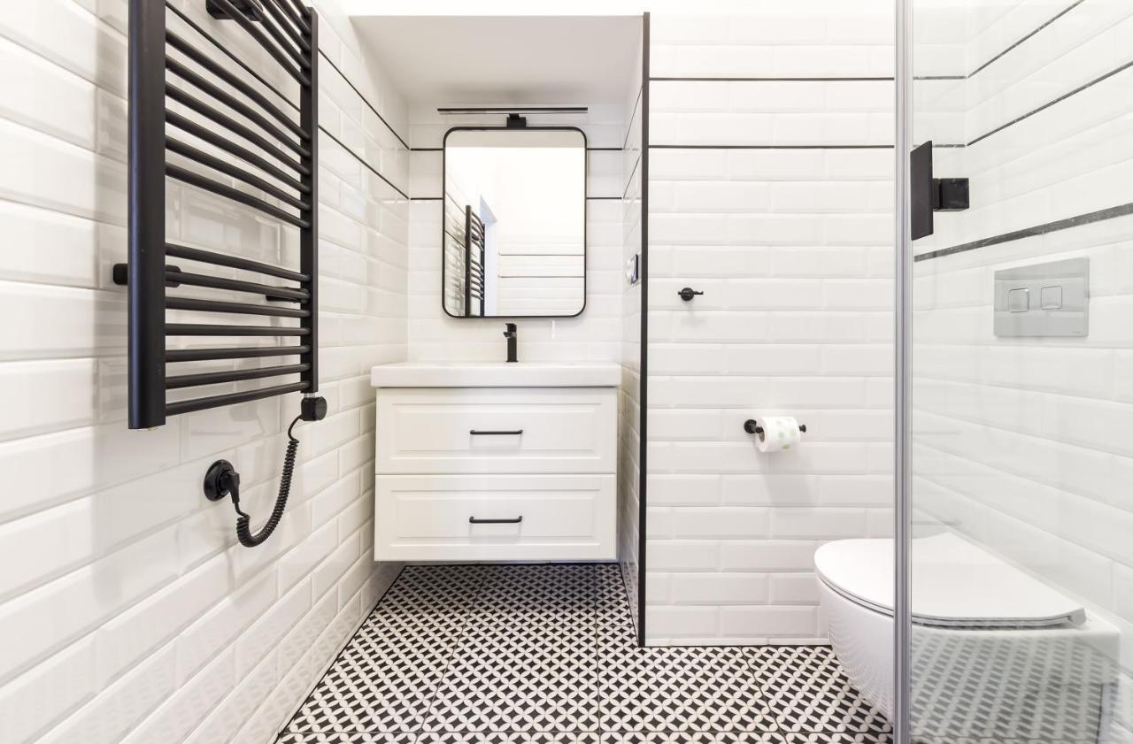 Ecru Glamorous Studio Near Metro Nowy Swiat * Warsaw