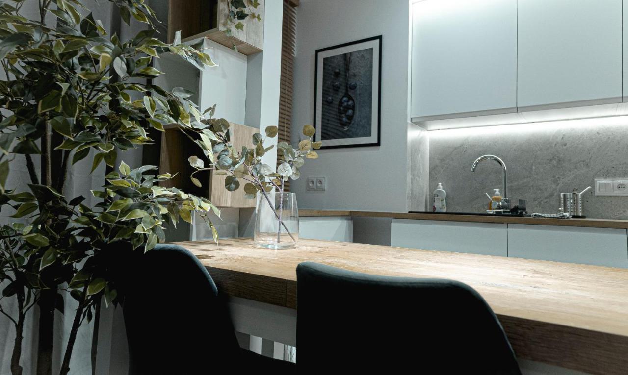 Central West View Apartament *
