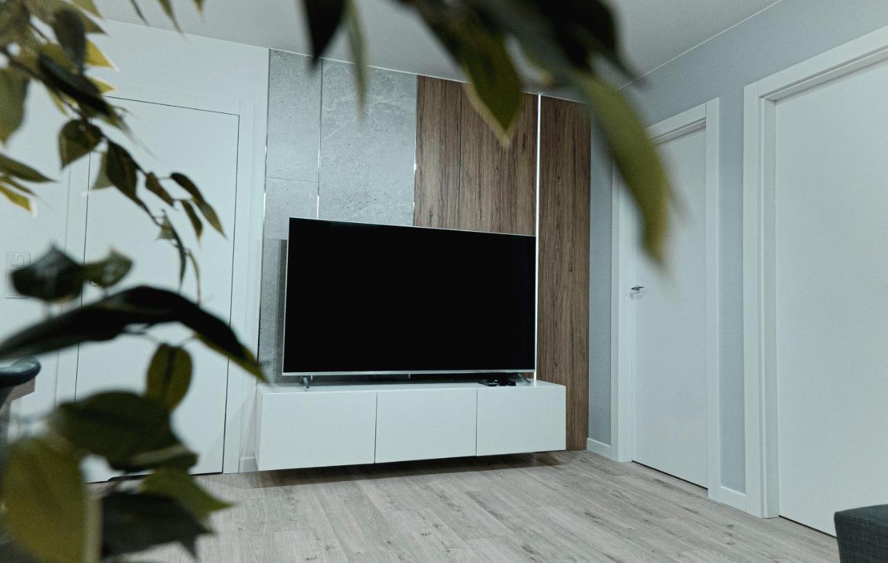 Central West View Apartament *