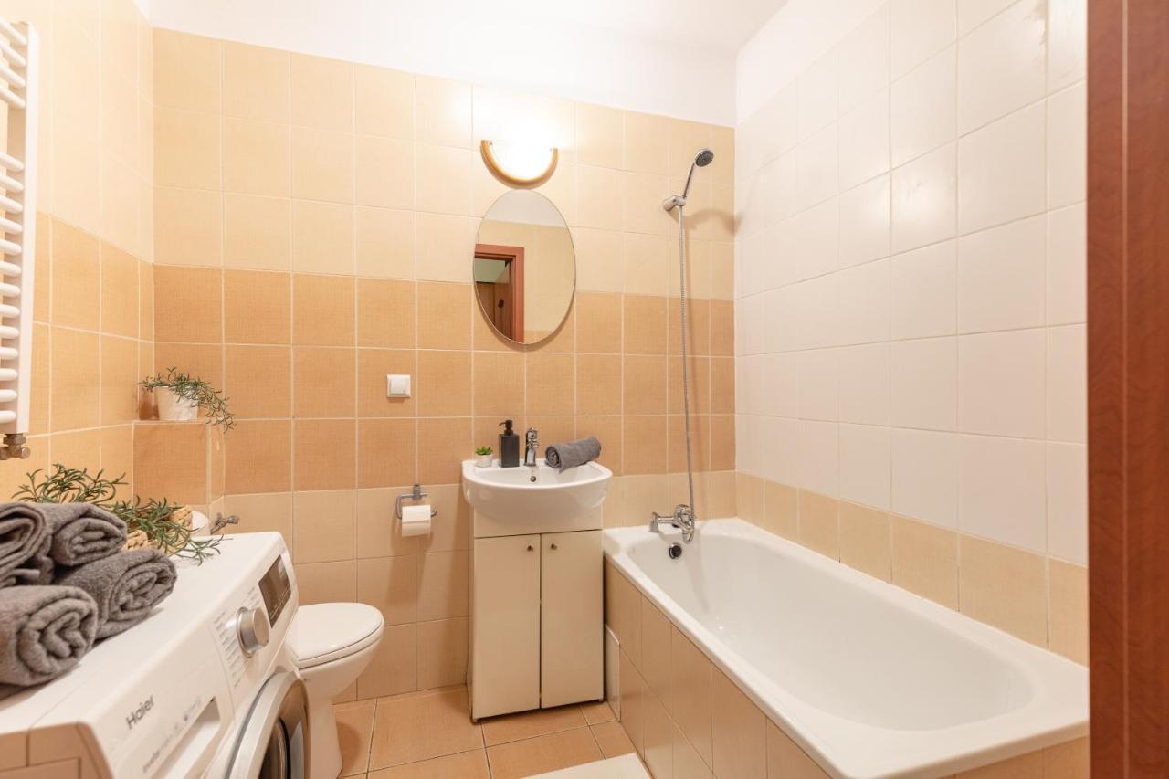 Superapart Stanow Zjednoczonych 72 *