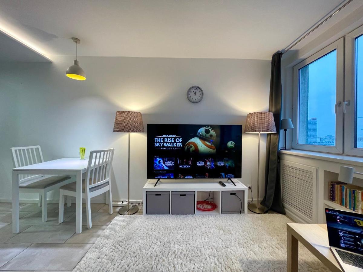 Palace 3 Wifi 65'tv Netflix Hbo Applettv Warsaw