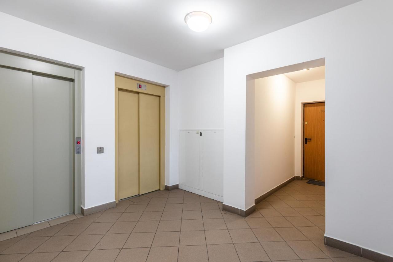 Superapart Stanow Zjednoczonych 72 Căn hộ