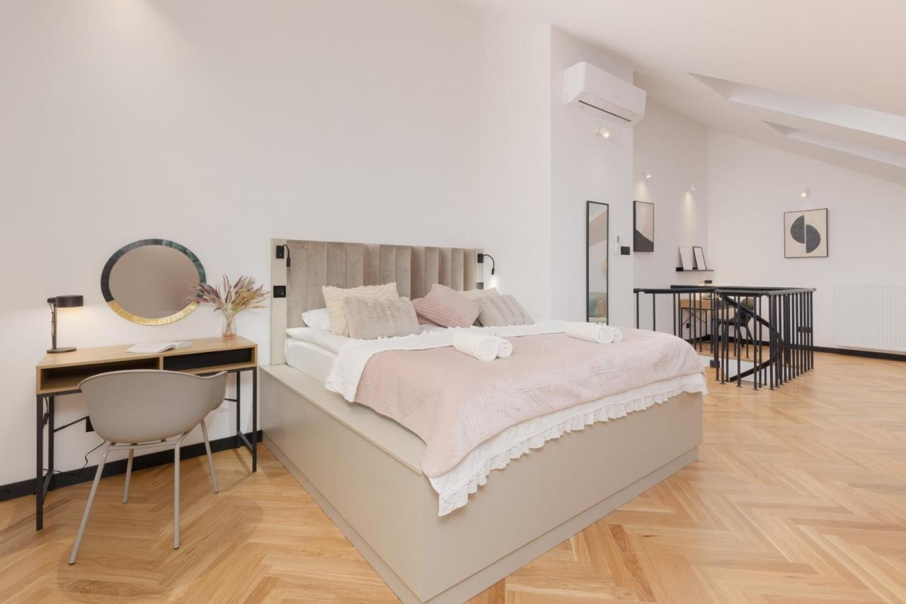 Apartament Praga Duplex Premium By Renters Prestige *