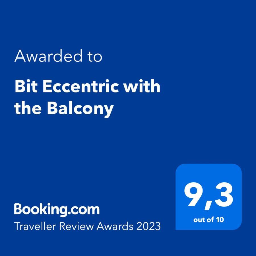 Bit Eccentric With The Balcony Apartment