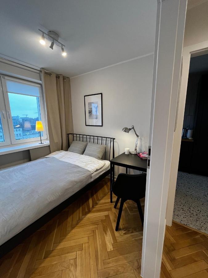Ohmyhome - Platynowa Apartment Warsaw