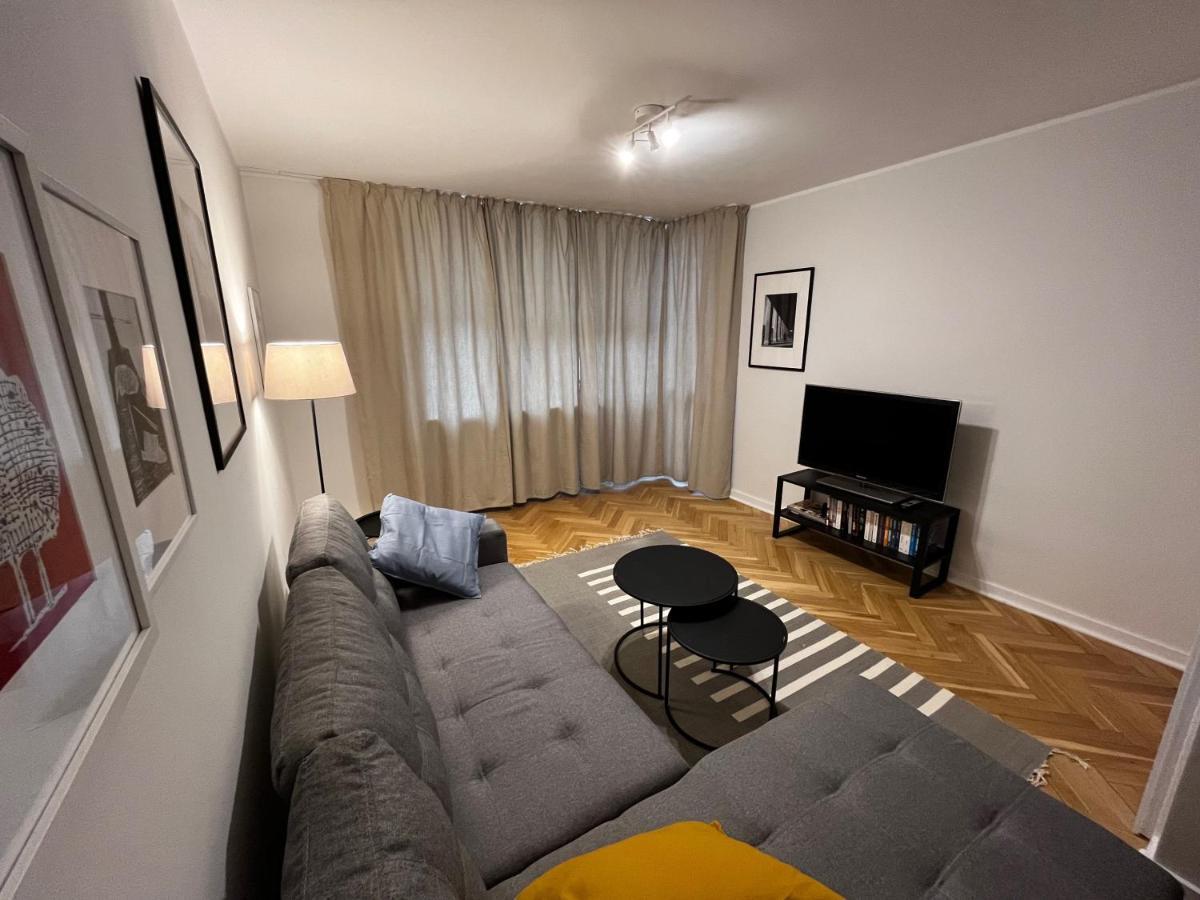 Ohmyhome - Platynowa Apartment