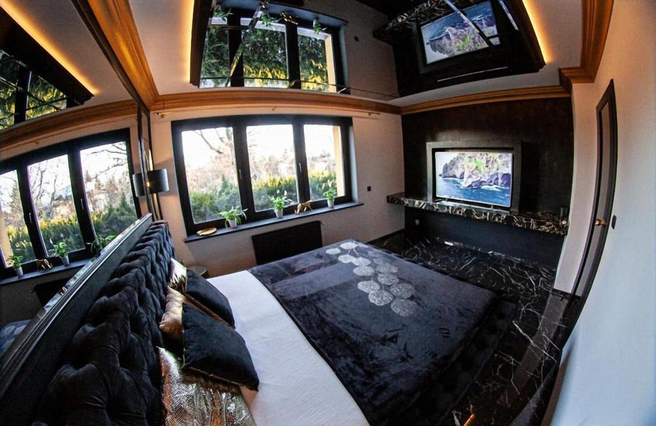 Black Night Willa Pulkowa Apartment Warsaw