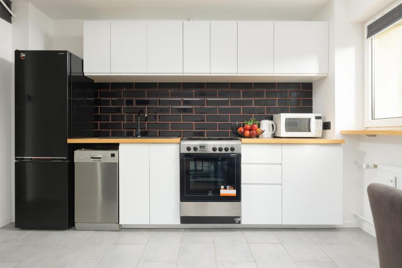 Ochota Spacious With Parking By Renters Apartment