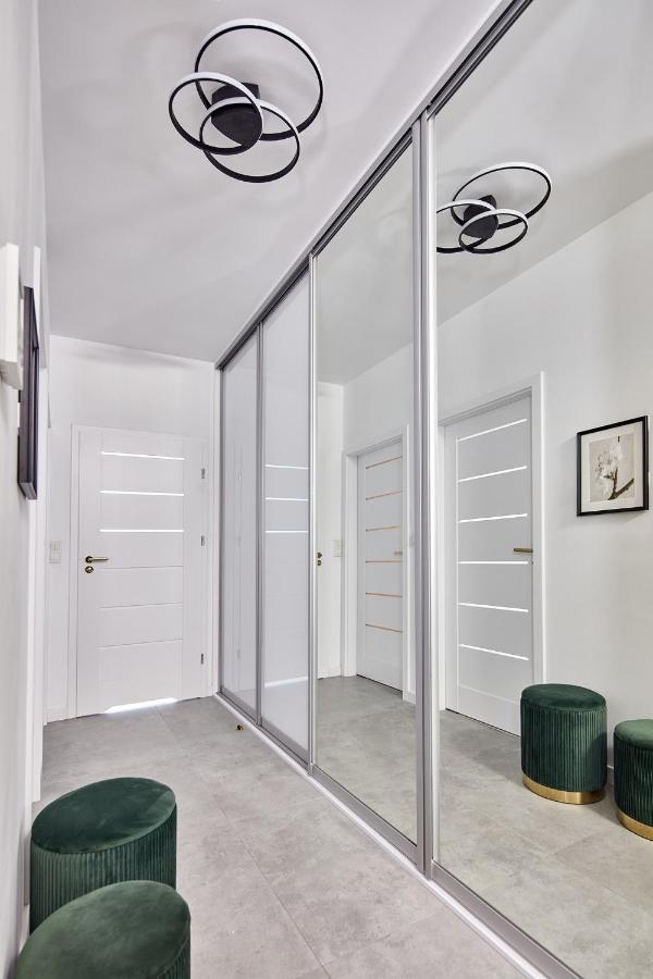 Zoli Stork - Hubnera 1 * Warsaw