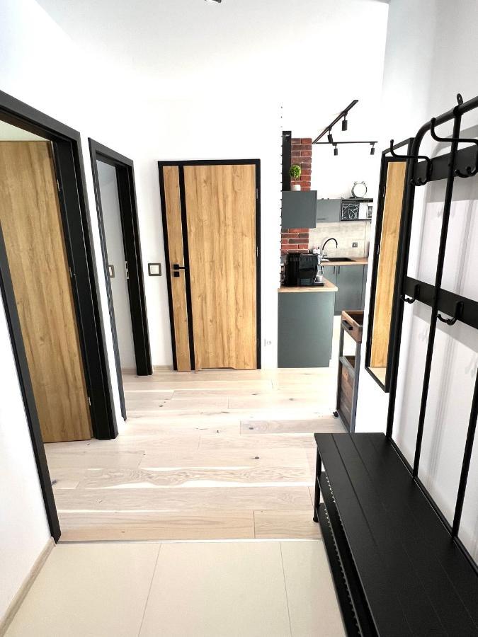 Apartment Downtown View 3 60m2+ Free Garage 2km Old Town Metro 9min Tram *