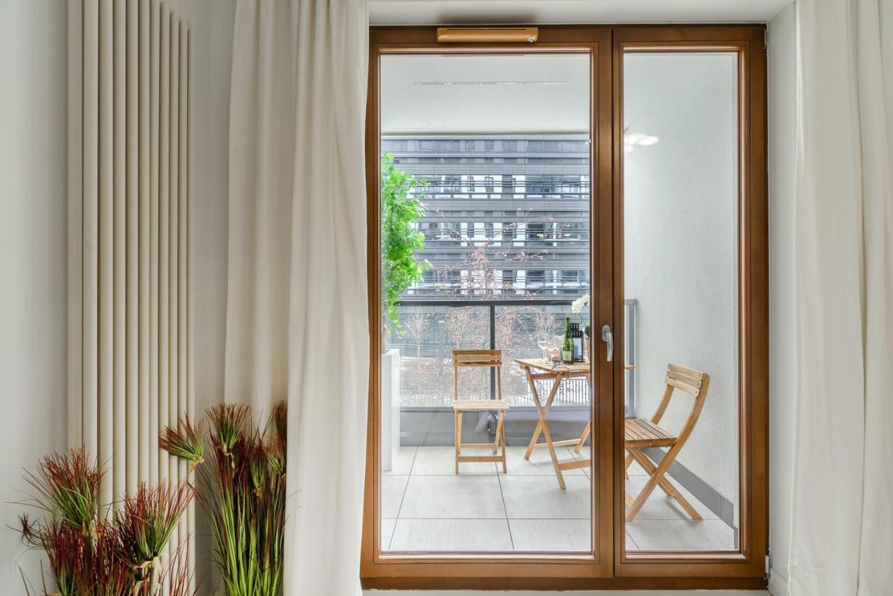 Modern With Access To The Pool Near Rondo Daszynskiego Station Apartment *