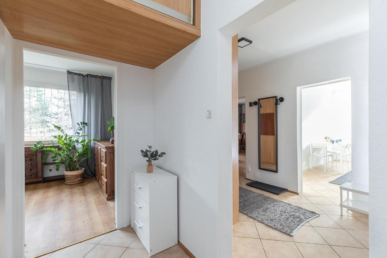 Room, Pirenejska 20 Cozy * Warsaw
