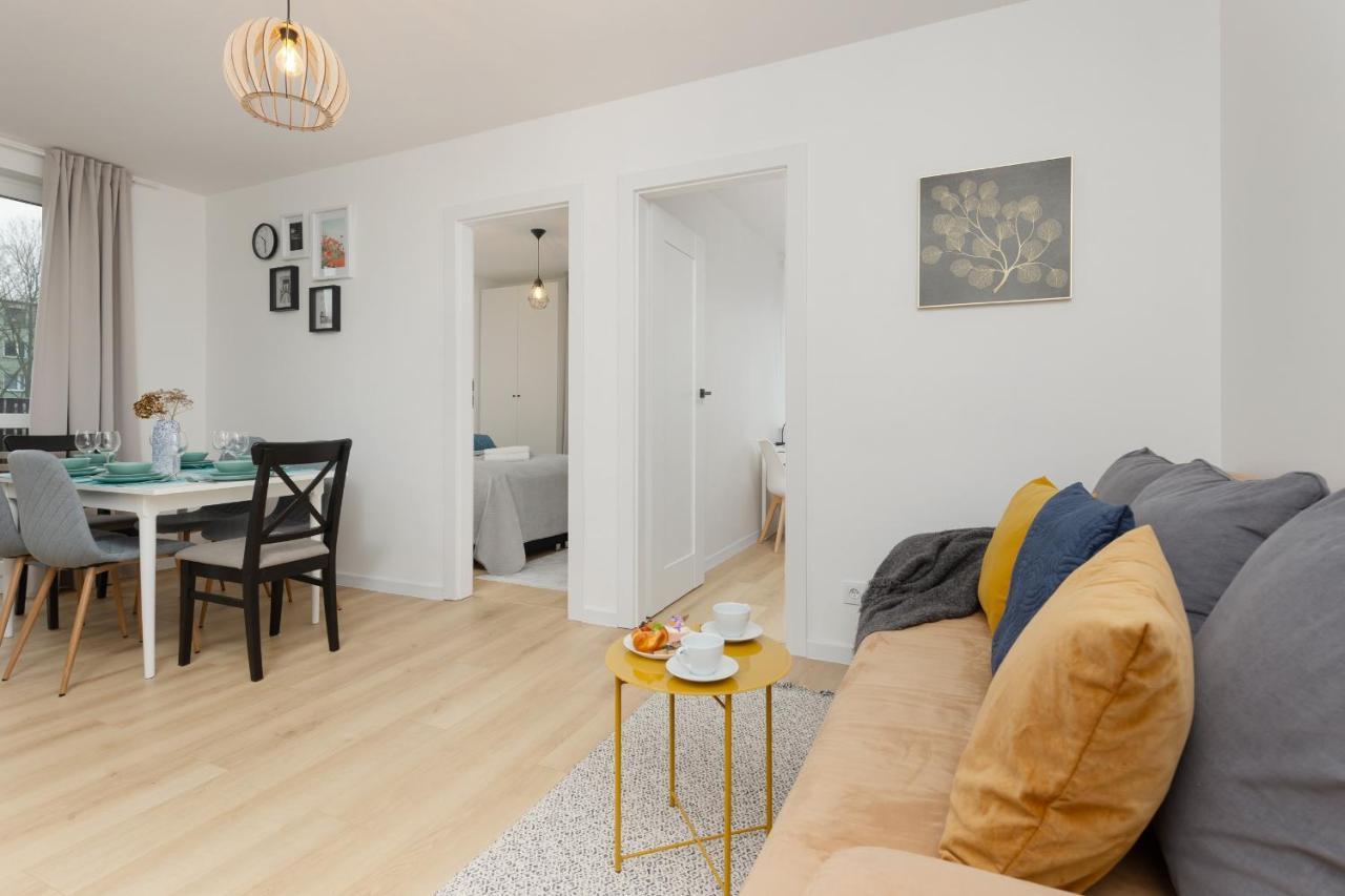 Spacious Suwalska Targowek By Renters Apartamento Varsóvia