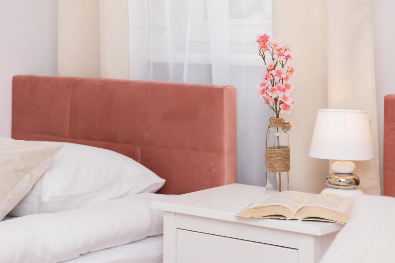 Metro Bemowo Two-storey Pelczynskiego By Renters Apartamento *