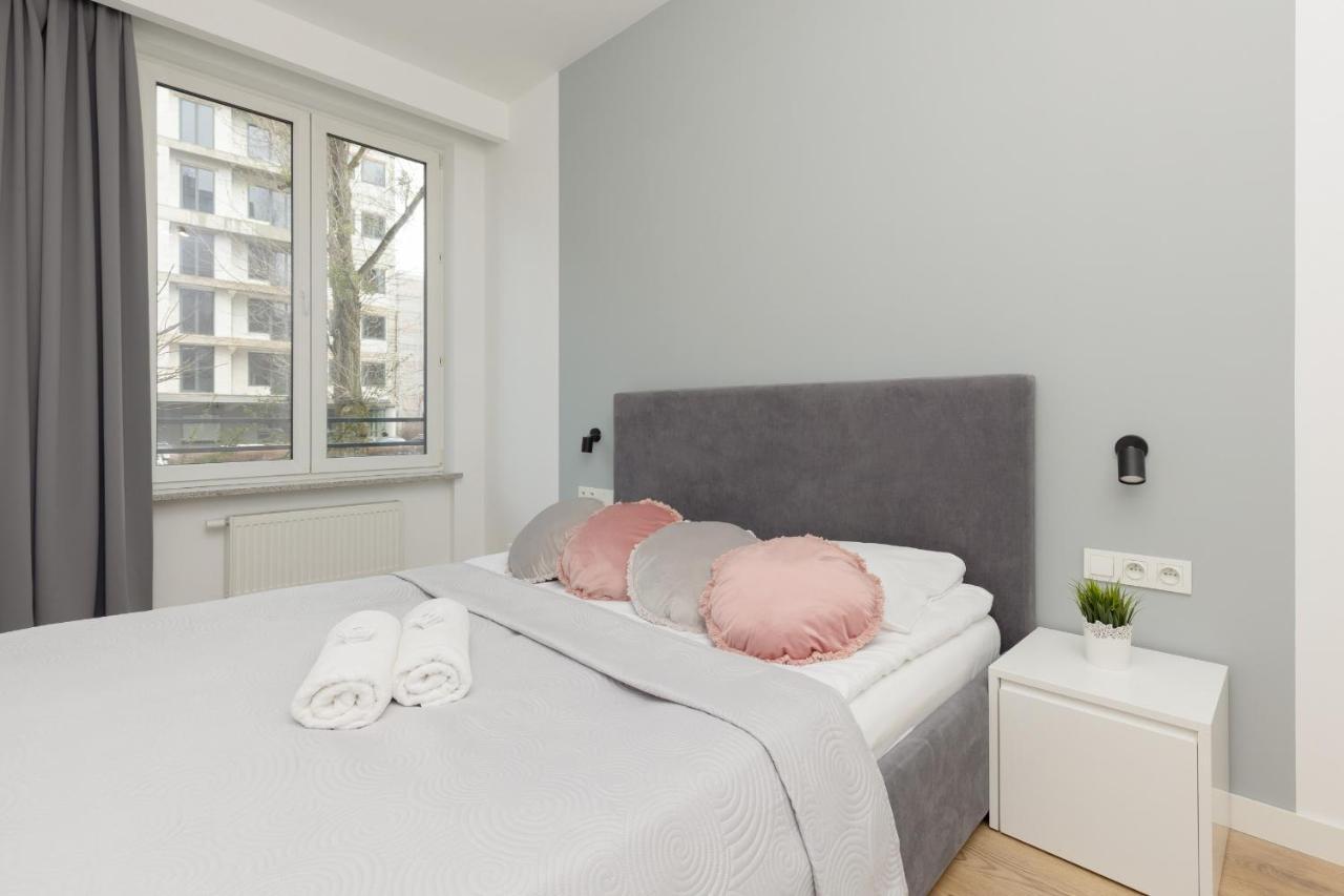 Wola Pet-friendly With Ac Slawinska By Renters Apartament