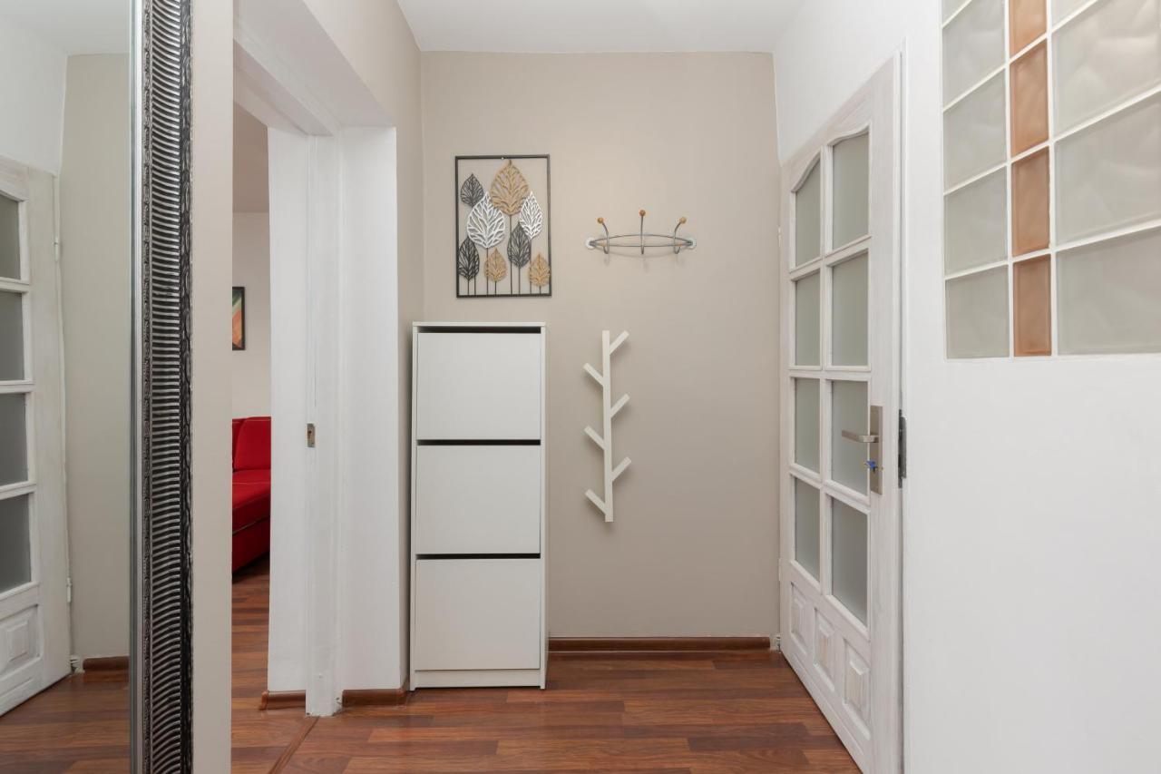 Spacious Astronaut's Wlochy By Renters Apartment