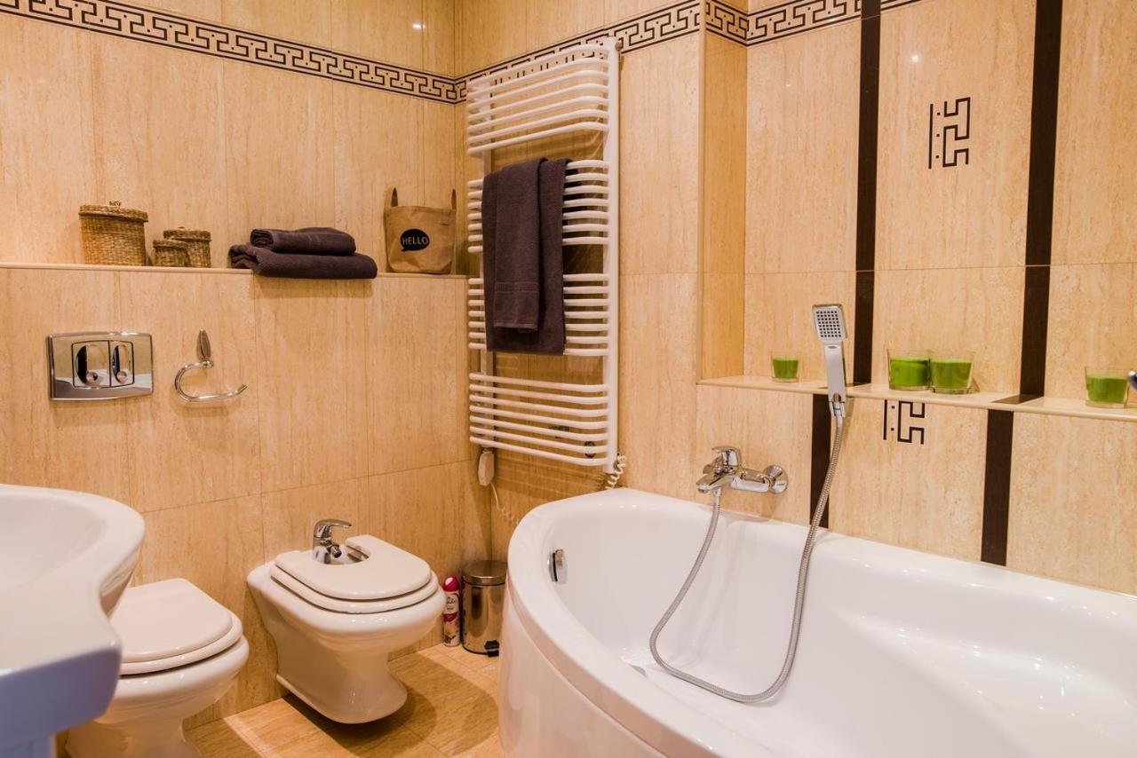 Halby Luxury Chmielna 73b Warsaw