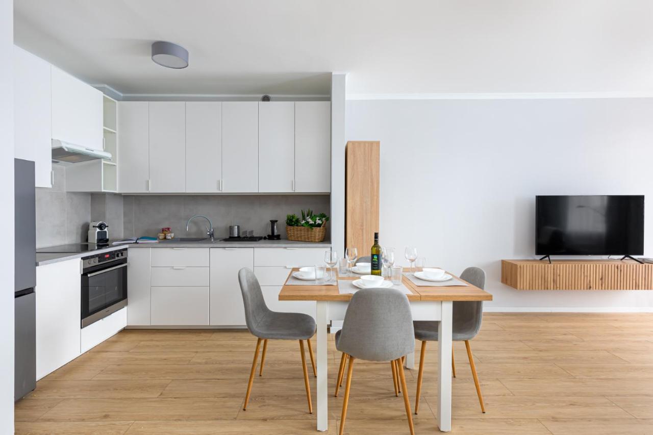 Ecru Spacious Modern With City Skyline View Wwa13 Warszawa