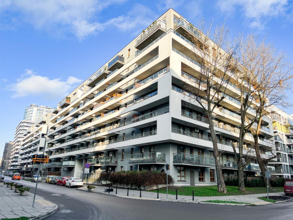 Bliska Wola, Apartament 3 Pokoje Z 40m2 Ogrodkiem *