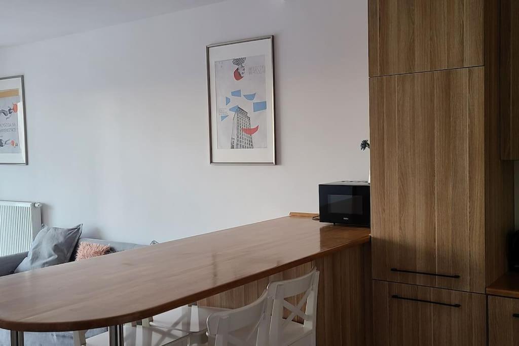 Wellsituated 1 Bedroom In Freeparking Warschau