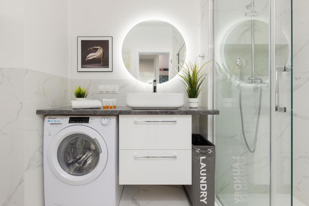 Apartment Turquoise Near The Royal Lazienki By Renters