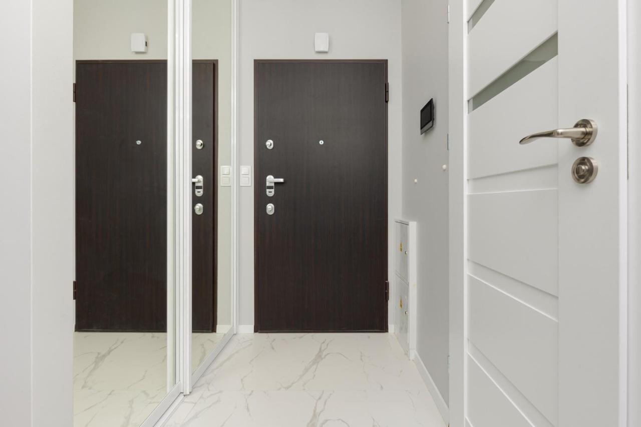 Apartment Turquoise Near The Royal Lazienki By Renters Warsaw