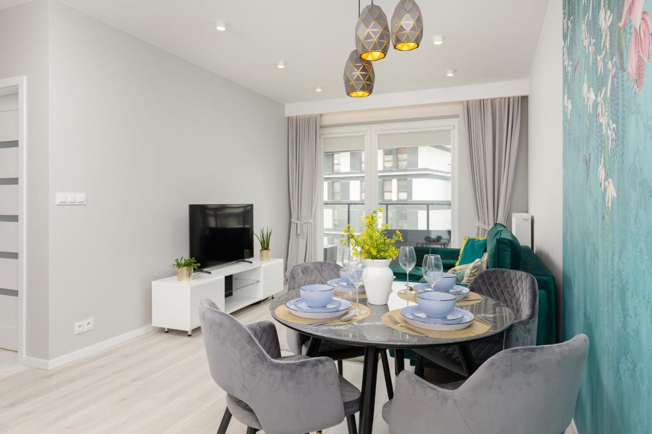 Turquoise Near The Royal Lazienki By Renters Apartment Warsaw
